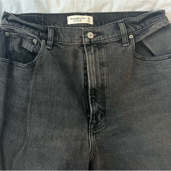Abercrombie & Fitch Ultra High Rise 90s Straight - Picture 2 of 5
